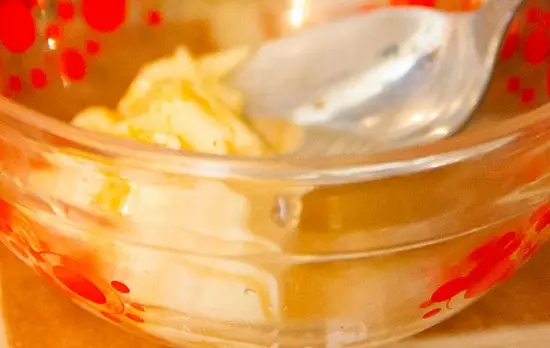 trộn nước sốt