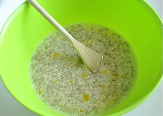 thêm trứng, hạt lanh vào bát nước men