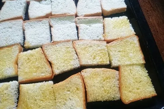 cách làm bánh mì nguội giòn 5