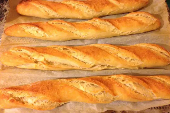 Cách làm bánh mì Pháp Baguette ngon như ngoài hàng 8