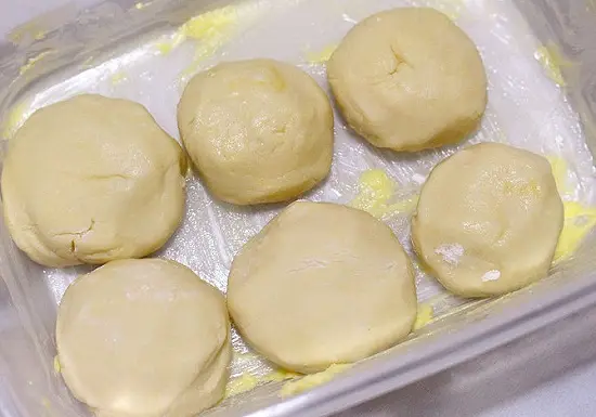 ủ bột bánh với bơ