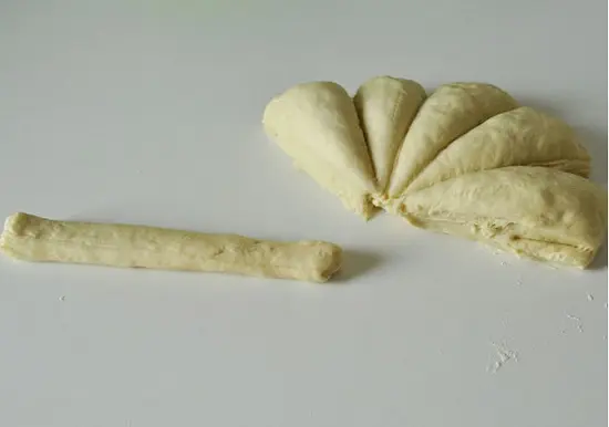 nặn bánh thành hình que