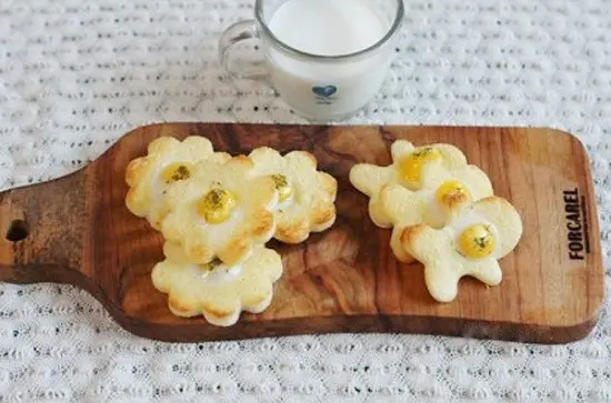 Cách làm bánh mỳ sandwich nướng trứng cút