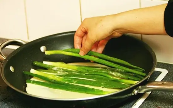 cach-lam-banh-pancake-hai-san-han-quoc-e