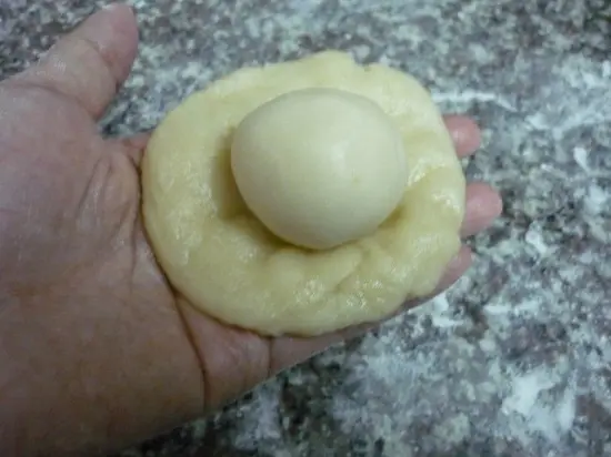 bánh pía nhân khoai môn cách làm 3