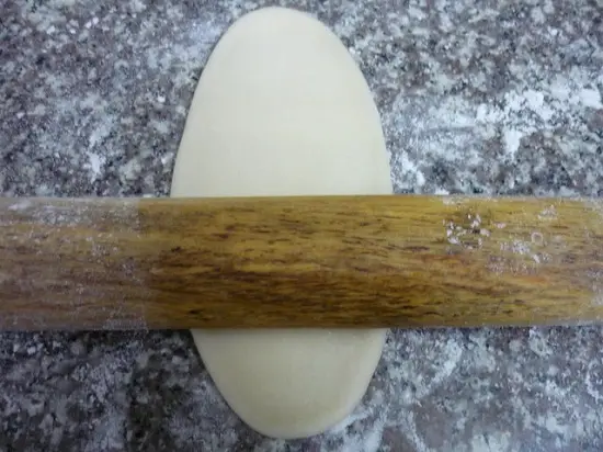 bánh pía nhân khoai môn cách làm 4