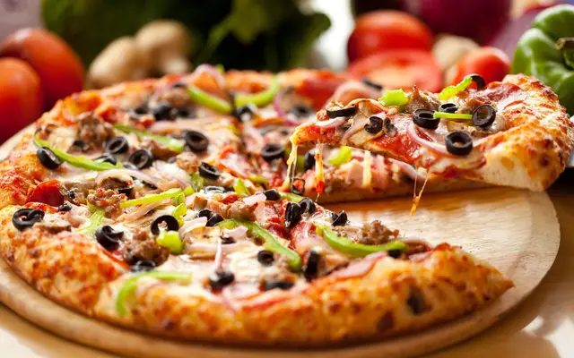 Cách làm bánh pizza bằng nồi cơm điện
