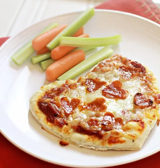 cach-lam-banh-pizza- trai tim-7