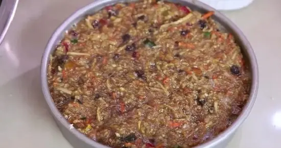 đổ bánh vào khuôn