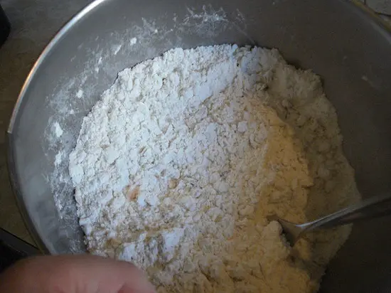 trộn bột mì