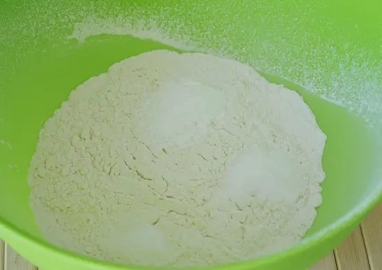 trộn bột mì