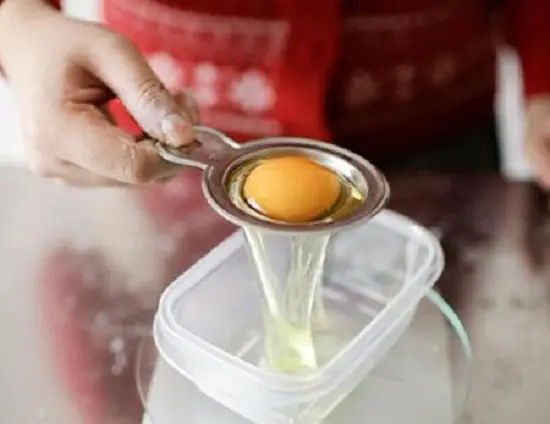 tách lòng đỏ