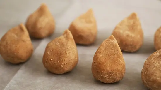 Cách làm bánh quy hạt dẻ thơm ngon độc đáo 9