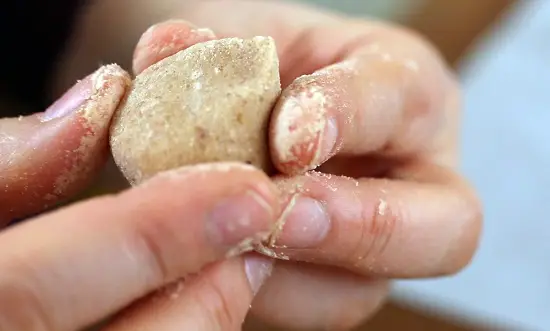 Cách làm bánh quy hạt dẻ thơm ngon độc đáo 10
