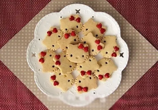 Cách làm bánh quy Hello Kitty đáng yêu