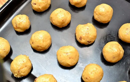 nặn bánh quy