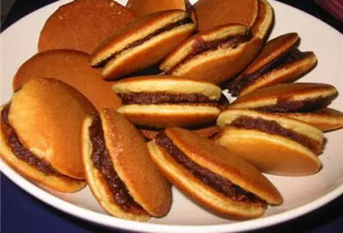banh-ran-doremon