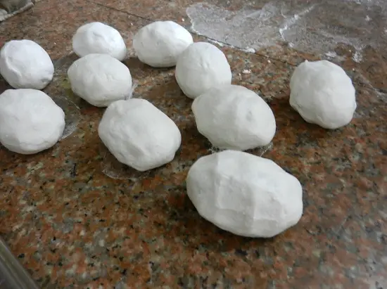 cách làm bánh rán nhân thịt nặn bánh