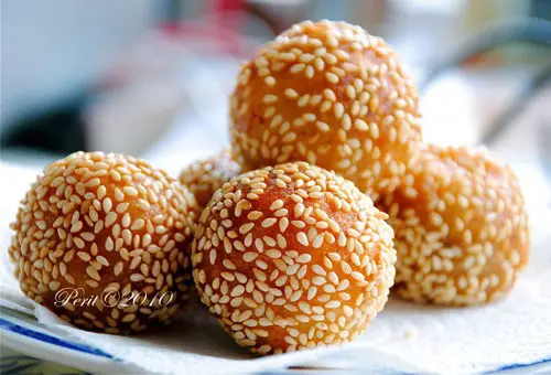 Cách làm bánh rán vừng nhân đậu xanh ngon tuyệt