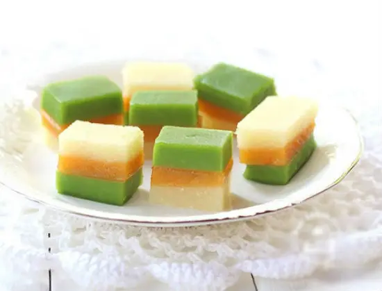 Cách làm bánh sắn ba màu thơm ngon, đẹp mắt cho cả gia đình