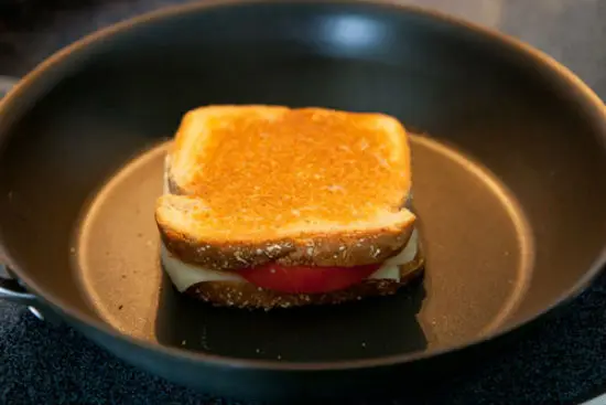 cach-lam-banh-sandwich-khong-can-lo-nuong-09