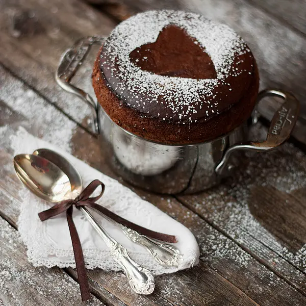 Cách làm bánh souffle sô cô la kiểu Pháp 8