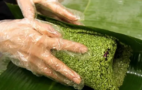 gói lá chuối lại