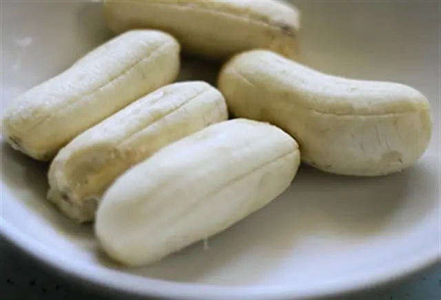 Cach-lam-banh-tet-chuoi-thom-la-don-tet-2