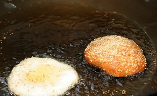 Cách làm bánh tiêu tại căn bếp nhỏ