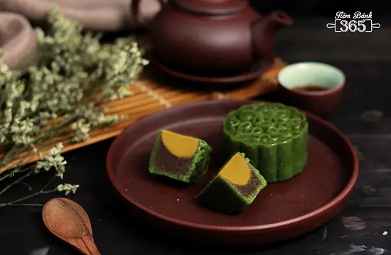 cach-lam-banh-trung-thu-nhan-tra-xanh-trung-muoi 1