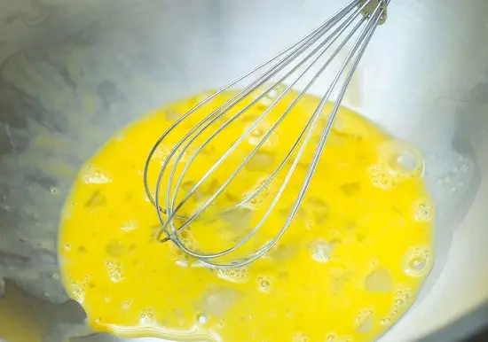 đánh tan trứng gà