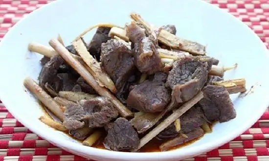 Cách làm bắp bò kho gừng sả thơm lừng đậm đà