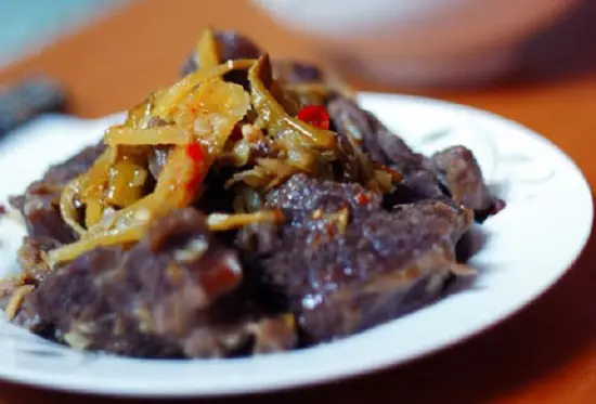 Bắp bò kho gừng sả ấm bụng ngày mưa