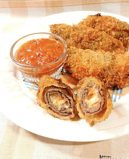 thịt bò cuộn phô mai chiên xù thơm lừng