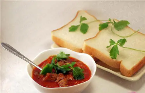 Cách làm bò sốt vang ngon đúng điệu