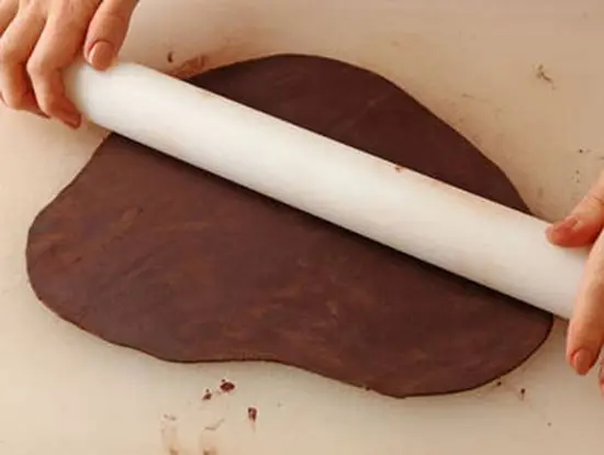 cach-lam-hoa-hong-tu-chocolate-2
