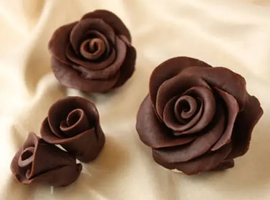 Cách làm bông hồng Chocolate cho ngày Valentine