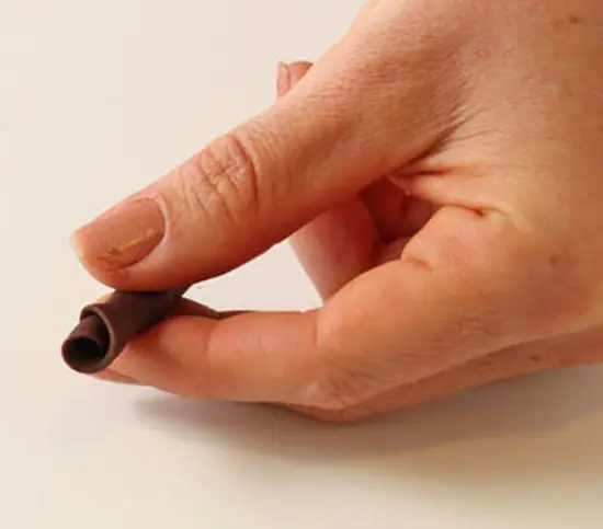 cach-lam-hoa-hong-tu-chocolate-5