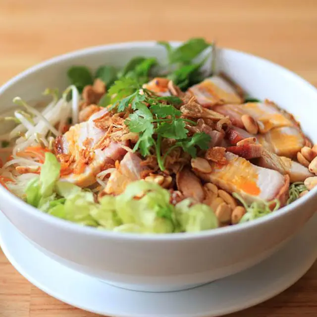 Cách làm bún mắm nêm thịt luộc đậm chất Huế