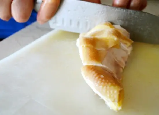 Các bước thực hiện món bún tôm gà nấu chua 1