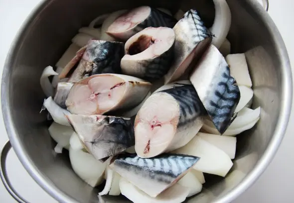 Cách làm cá thu kho củ cải cay cay kiểu Hàn 4