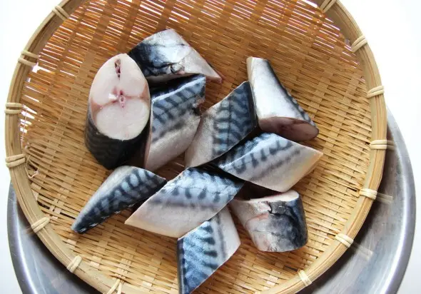 Cách làm cá thu kho củ cải cay cay kiểu Hàn 3