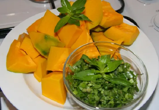 canh bí đỏ nấu tôm sơ chế