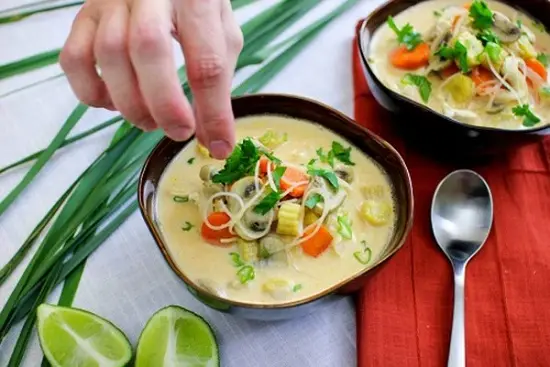 cho thêm hành lá và thưởng thức