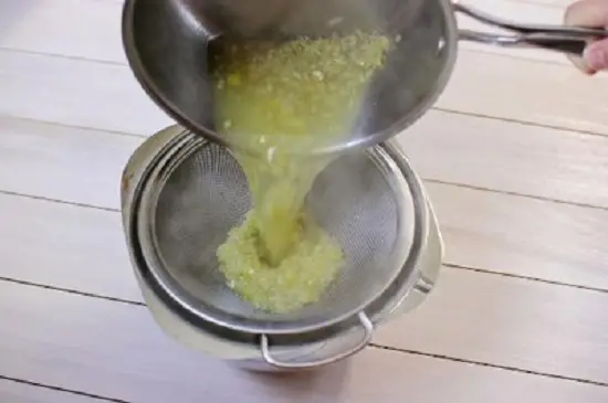 lọc bỏ cái để lấy nước dùng