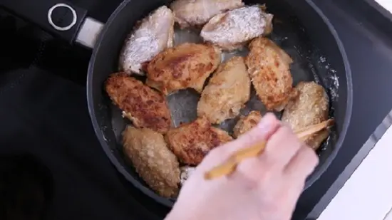 Các bước thực hiện món cánh gà sốt cay 2