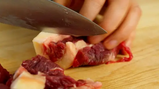 Cách làm canh khoai môn thịt bò ngon tuyệt 4