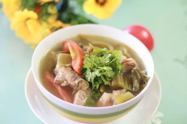 canh suon dua chua