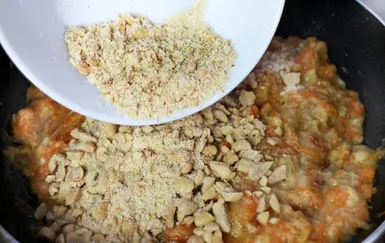 thêm hạt điều, hạt dẻ