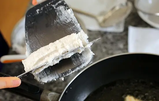 Cách làm chả cá tại nhà đơn giản thơm ngon 7